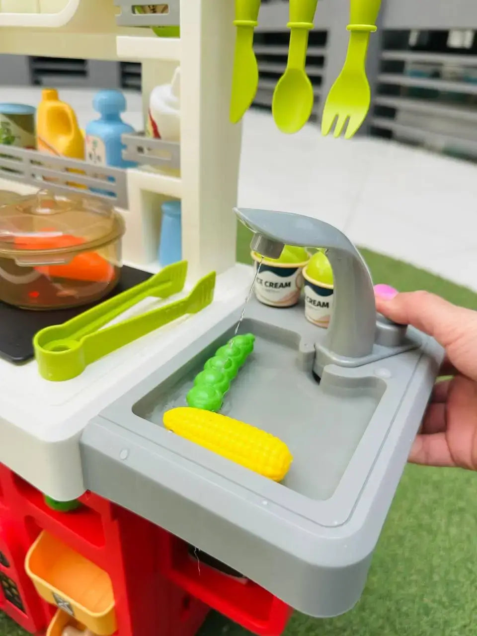 65 Pcs - Western Kitchen Pretend Play Set – Light, Sound & Water Spray Cooking Toy